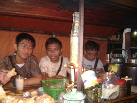 http://ejawantahnews.blogspot.com/2011/12/kopi-joss-wisata-kuliner-angkringan.html