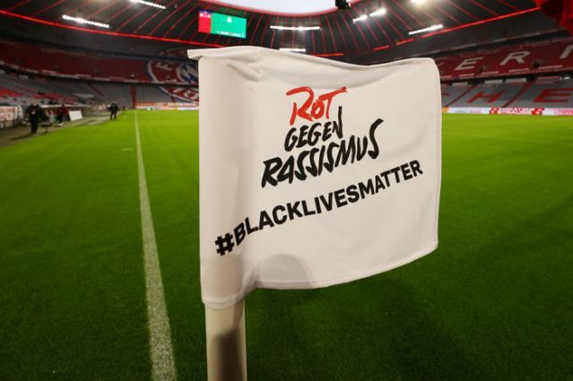Soccer: Frankfurt players display '#blacklivesmatter' on game shirts