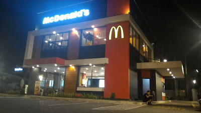 McDonald's Cibiru Bandung dalam Sketsa by Azis JS