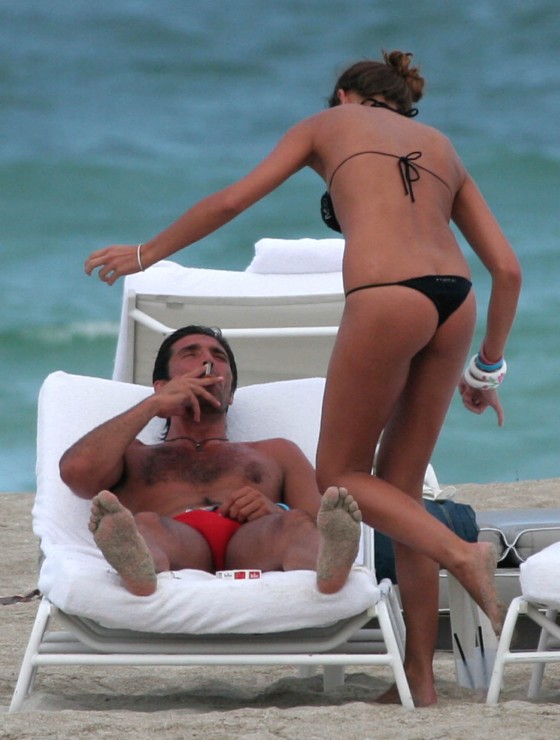 Alena Seredova hot in Bikini at Miami Beach