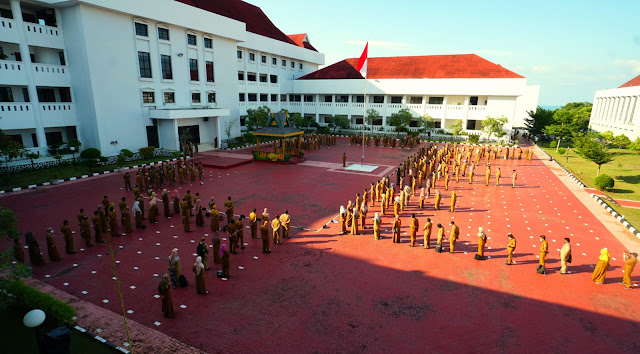 Dipimpin Sekdaprov Kepri, Ratusan Pegawai Pemprov Kepri Mengikuti Apel Pagi