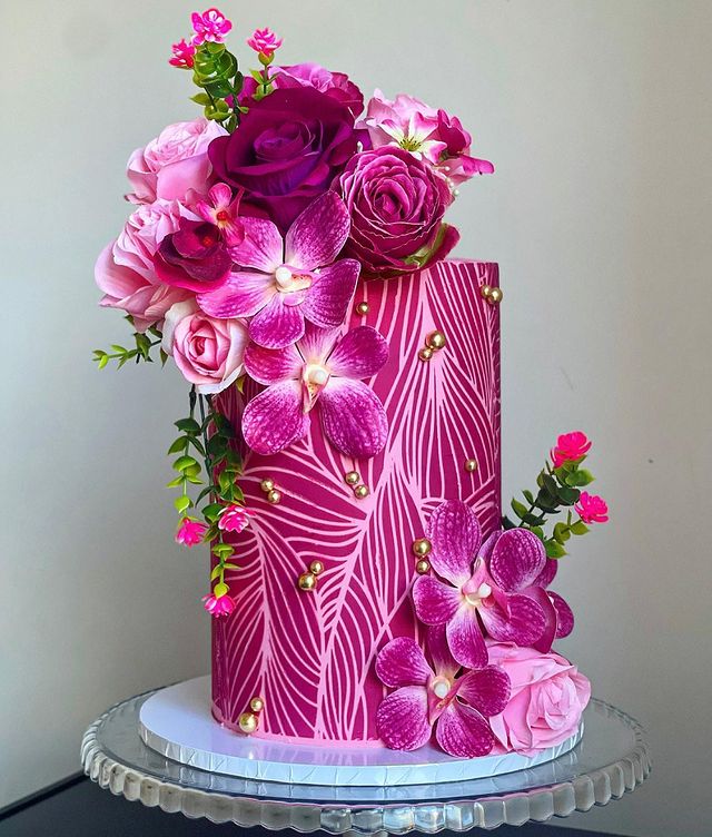 7 luxury pink cake designs for weddings and birthdays.