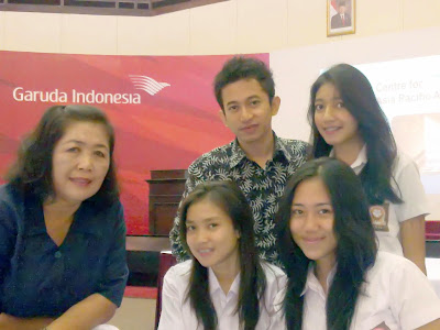 Tim EQ 2012, SMAN 3 Jkt: Yovanca, Radiva, Juanita