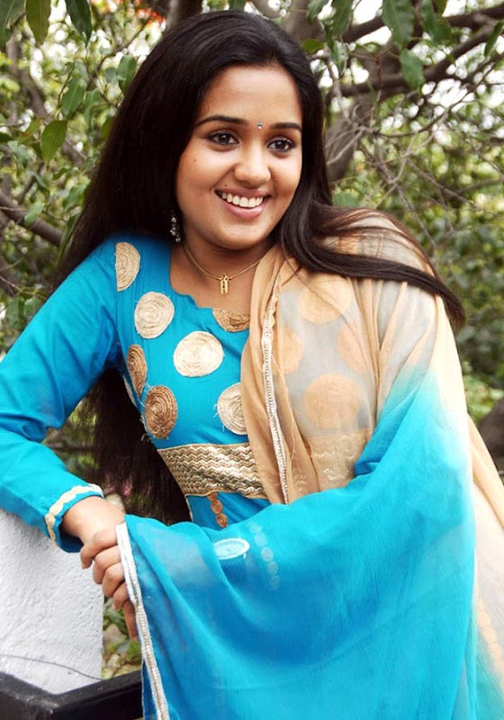 Nadodigal-actress-ananya-stills