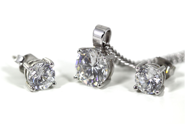 Top 5 Contemporary Fine Diamond Jewelry Pieces