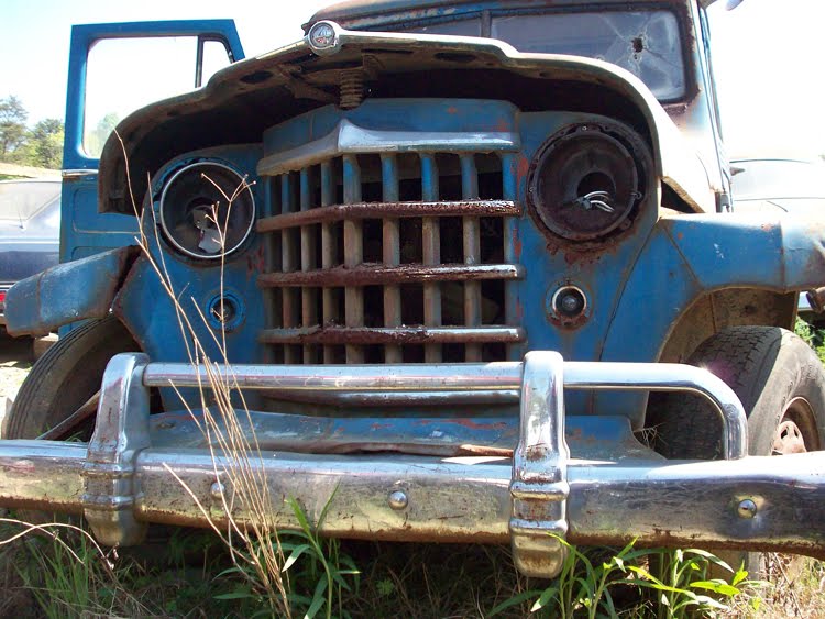 1951 Pontiac Chieftain left at Jefferson County Auto Parts