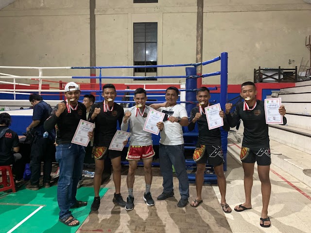 5 Anggota Brimob Kaltim Sapu Bersih Medali Emas Kejurprov MMA Kaltim