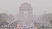  खराब' हालत में पहुंचा प्रदूषण, दिल्ली-NCR में बंदिशें लागू