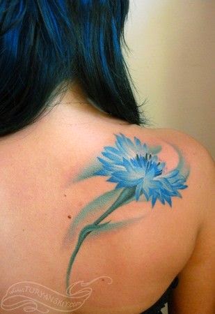 Russian Women Shoulder Tattoos, Russian Women Flower Designs tattoos, Tattoos of Russian Women Back, Artist, Parts.