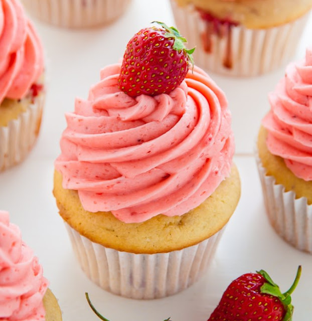 Fresh Strawberry Cupcakes 