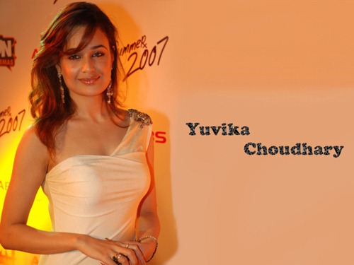 Yuvika Chaudhary Red Lips Cute Scene