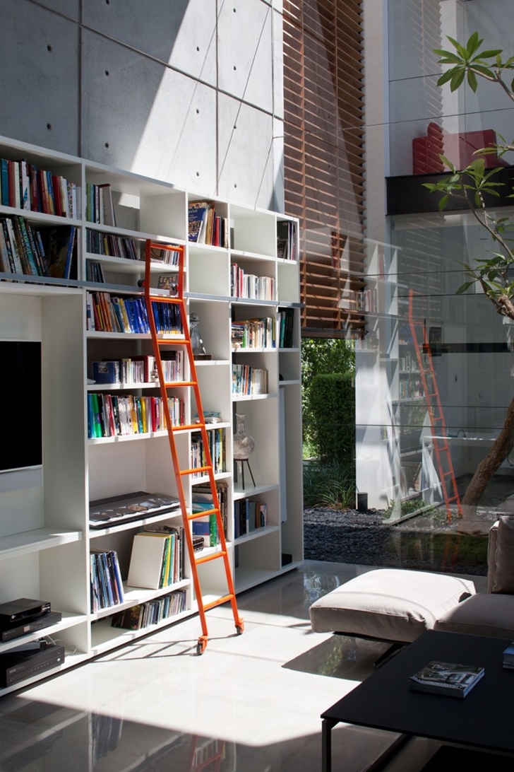 Book shelf wall in Modern Bauhaus Mansion In Israel 