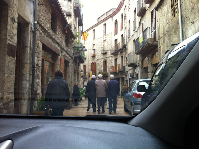 Spain, small alleys, self-drive