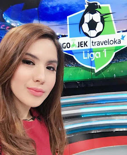 Sally Adelia presenter cantik Liga 1 tvOne