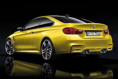 BMW M4 Coupé (2014) Rear Side