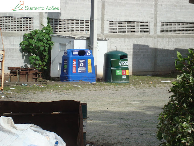 Ecopontos de vidro e outros materiais recicláveis