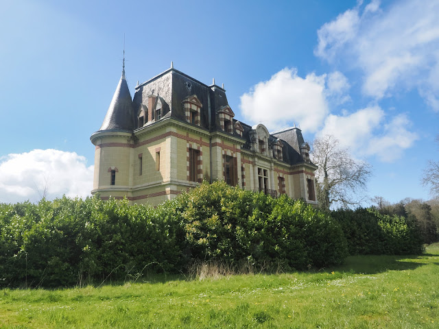 jiemve, le temps d'une pose, urbex, château, façade, tour
