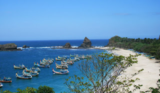 Eksotis Pantai Papuma Jember Seperti di Hawai