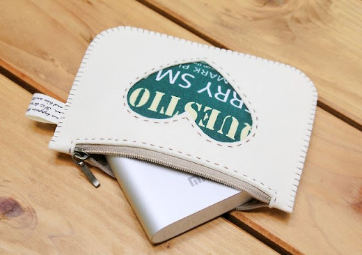 How to Sew Felt Zipper Pouch. Step by Step Photo Sewing Tutorial.