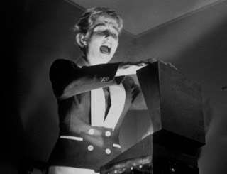 Kiss Me Deadly - What's in the box?
