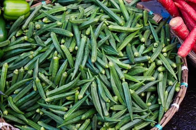 You may have eaten okra as a salad and with meat in the form of curry. Apparently, it is a common vegetable called Okra and Lady Finger in English. However, its medical properties make it useful