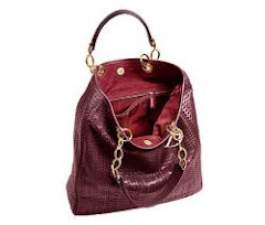 BOLSO DE CUERO CON APLIQUES