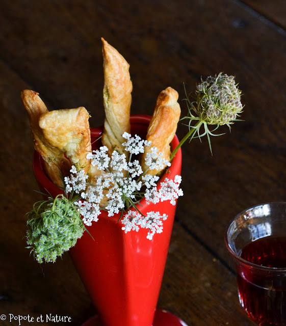 Feuilletés apéro à la carotte sauvage et au parmesan © Popote et Nature