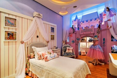 DORMITORIO PARA UNA PRINCESA - DORMITORIO CON CASTILLO DE PRINCESA via http://dormitorioinfantil.blogspot.com/