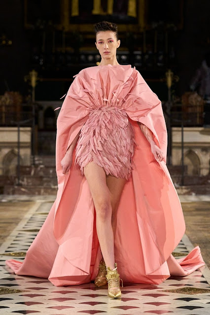 Défilé Lena Erziak - Fashion Week Haute Couture Paris printemps/été 2023