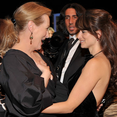 Meryl Streep & Penelope Cruz A little down. Now to the left.