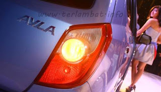 Foto Belakang Mobil AYLA Mobil Ayla Daihatsu