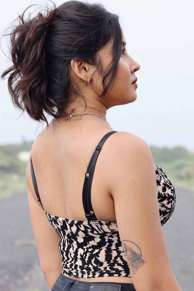 Actress Sofia Ansari Latest Hot Cleavage Photos