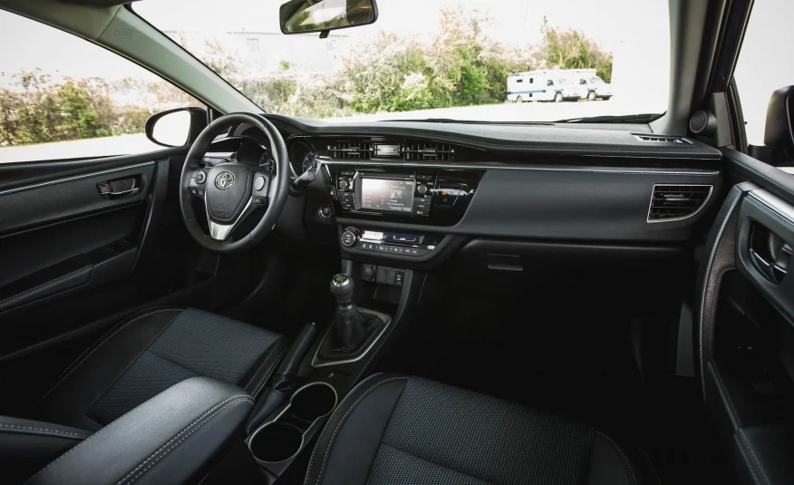 Nội thất của Toyota Corolla 2016 quá đẹp, quá hiện đại và ấn tượng