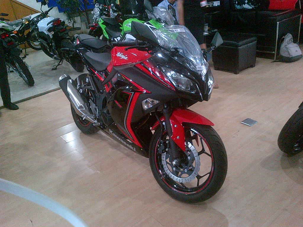 Motor Ninja 250: Gambar Motor Ninja 250 Se 2016 Merah Hitam