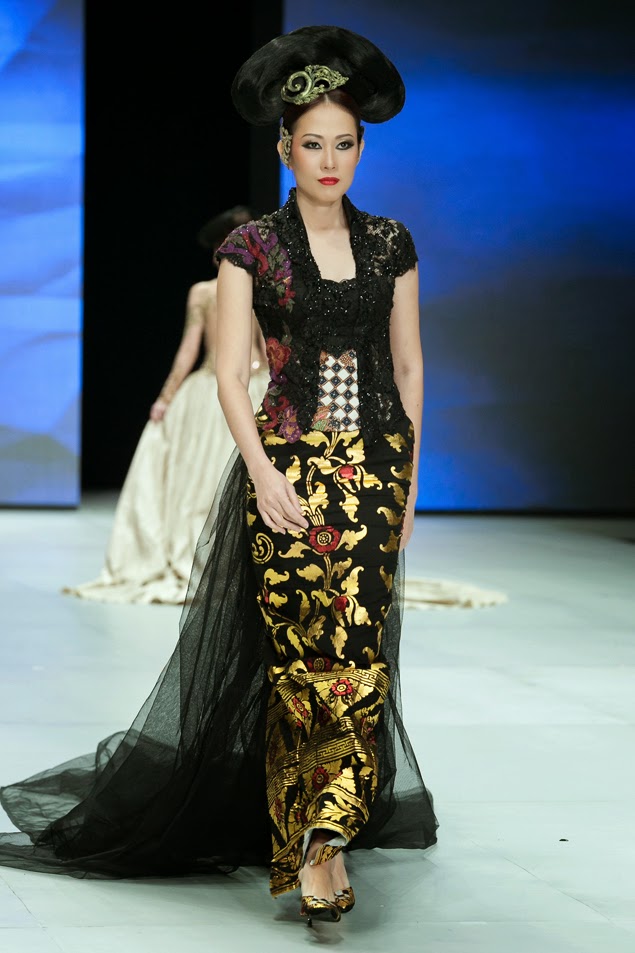 Koleksi Kebaya  Anne  Avantie  Indonesia Fashion Week 2014