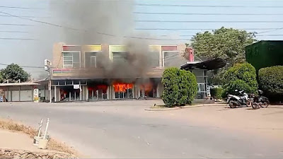Mesin ATM Meledak, Indomart di Rajeg Tangerang Terbakar 
