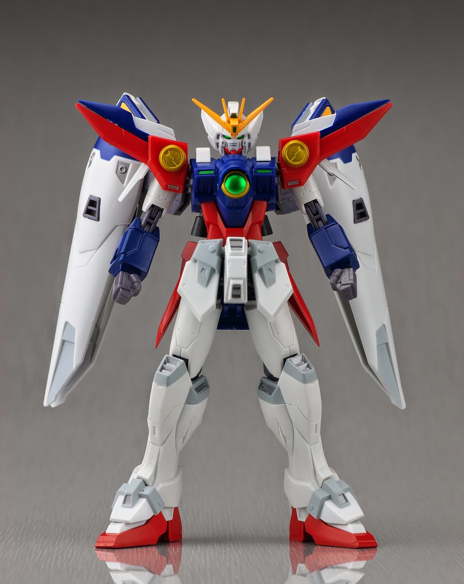 Gundam robots blue and red