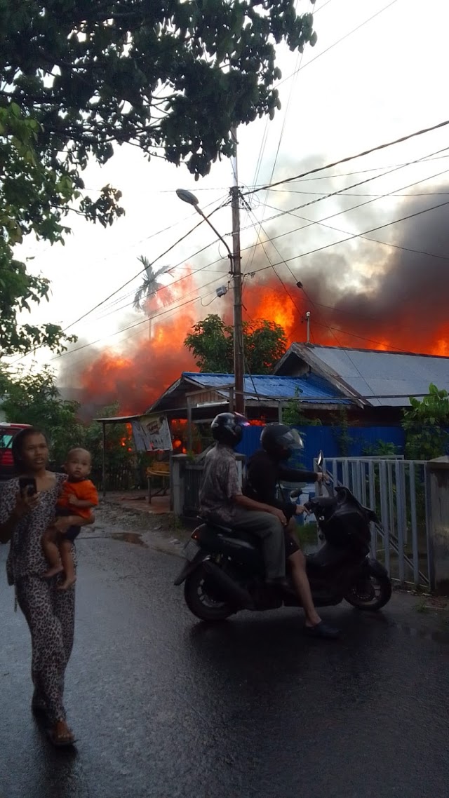 Api Mengamuk di Sungai Miai Dalam, Puluhan Jiwa Terdampak 