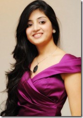 poonam_kaur_side view