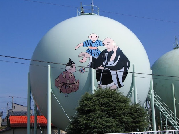 صور لأطرف خزانات الغاز المزينة والمزخرقة باليابان