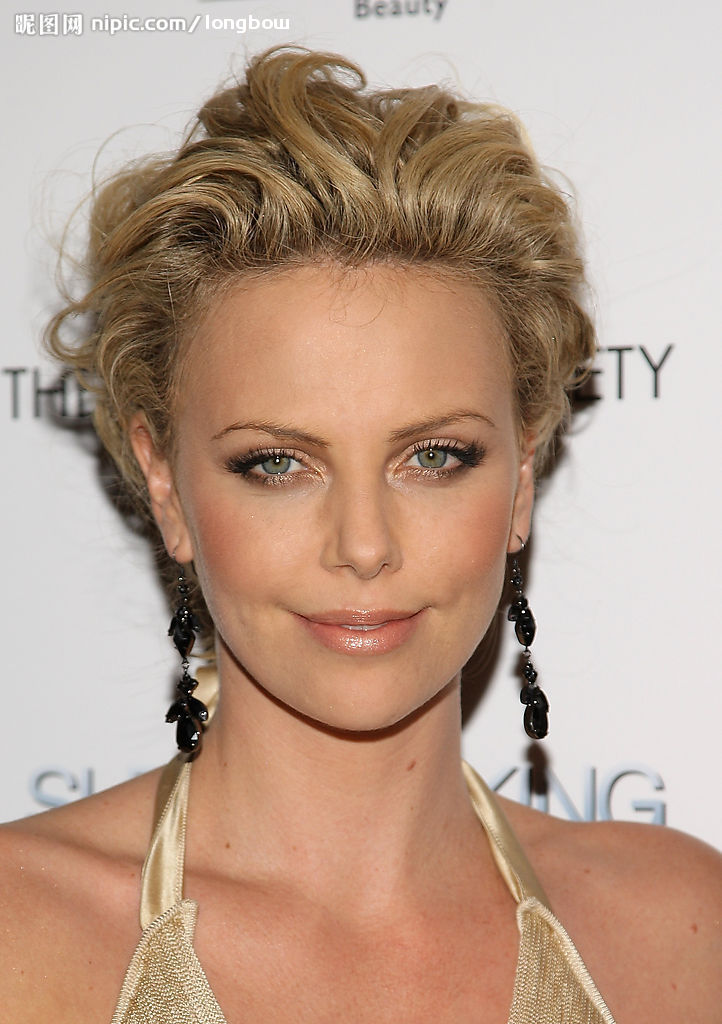 Charlize Theron Super Short Hair | Cool Hairstyles