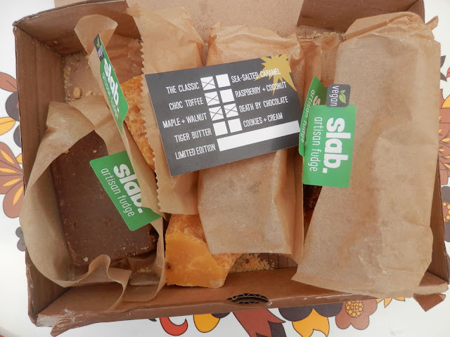 Review - Slab vegan artisan fudge. From UK vegan blogger secondhandsusie.blogspot.com #vegan #veganfudge #slabfudge #slabveganfudge #veganfudgeuk