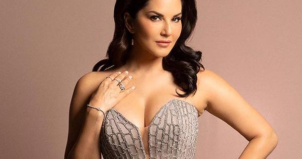 sunny leone cleavage off shoulder gown