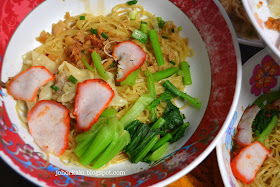 Soi-19-SabX2-Thai-Wantan-Noodles- Mee-Pratunam-Bangkok