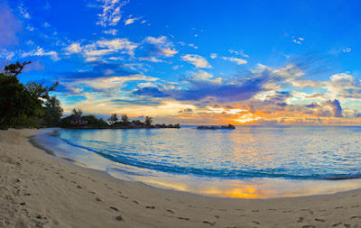 Un atardecer inolvidable en la playa tropical - Mar y Sol