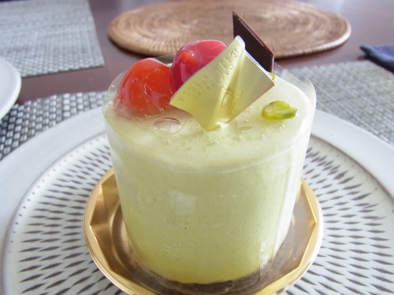 Relaxed Daily Life パティシエ エイジ ニッタのピスタチオケーキ 西宮北口