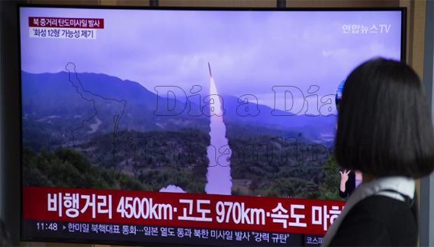Corea del Norte lanza tres misiles, uno cae cerca de costa surcoreana