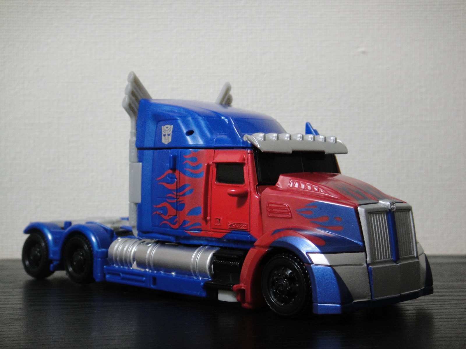 オプティマス プライム 最後の騎士王 Optimus Prime The Last Knight Voyager