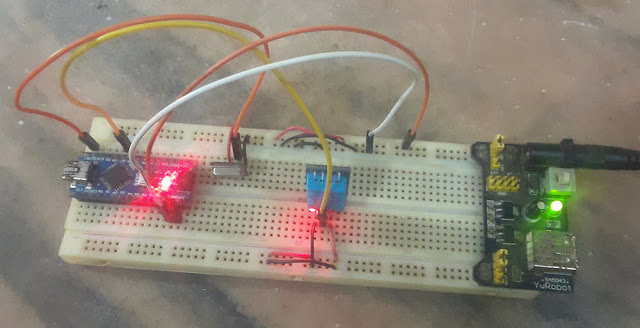 434MHz transmitter on breadboad