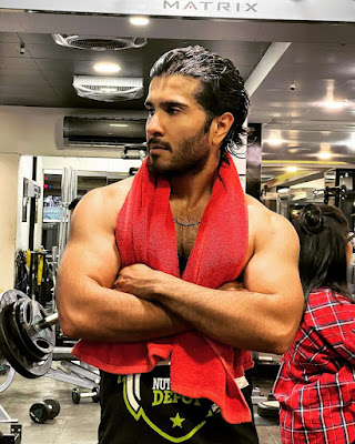 Feroze Khan in Gym